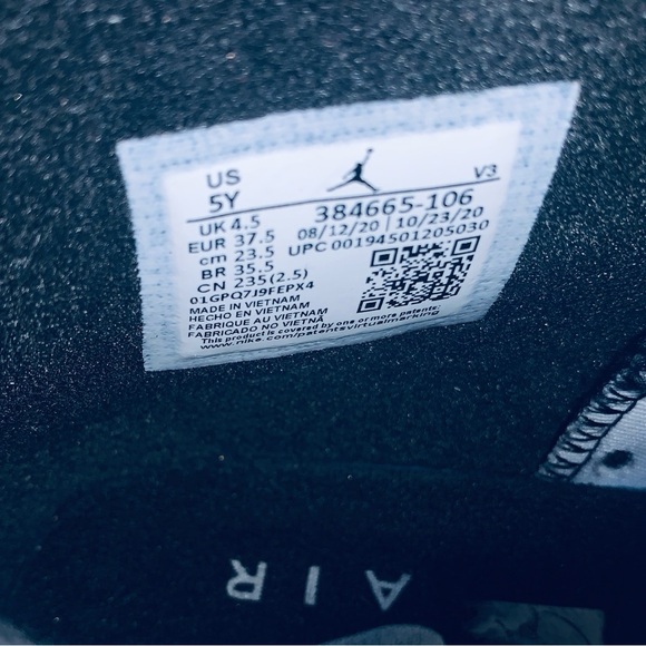 Nike Air Jordan 6 Retro - Picture 6 of 8